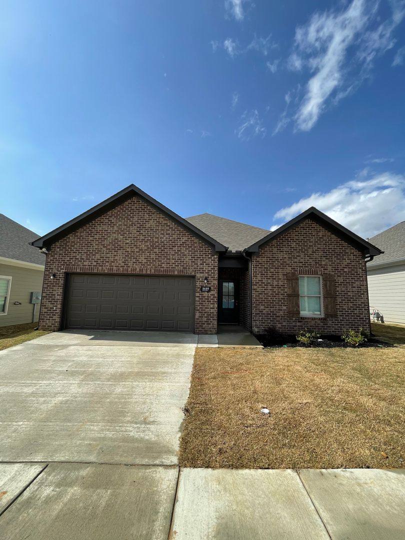 House for rent at 2127 Sullivan Dr, Cullman, AL 35055