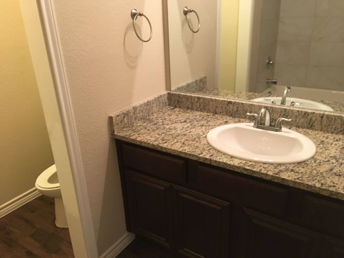 Townhouse for rent at 101-155 E Maple Ridge Court, Midlothian, TX 76065