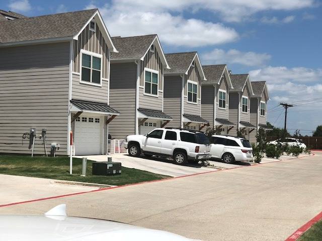 Townhouse for rent at 101-155 E Maple Ridge Court, Midlothian, TX 76065