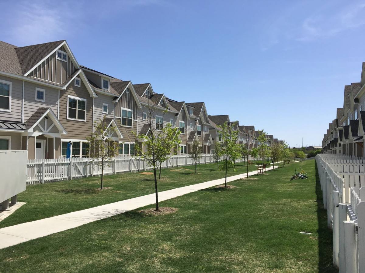 Townhouse for rent at 101-155 E Maple Ridge Court, Midlothian, TX 76065