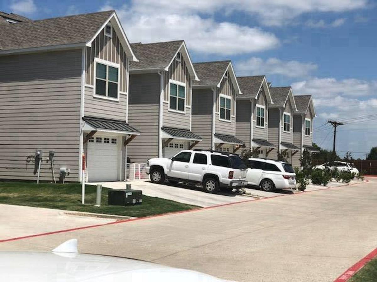 Townhouse for rent at 101-155 E Maple Ridge Court, Midlothian, TX 76065