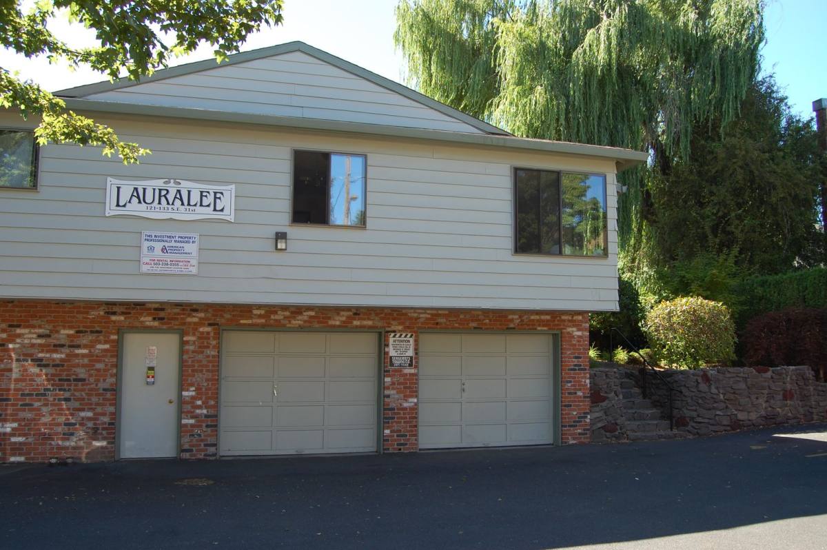 Apartment for rent at 121-133 SE 31st, Portland, OR 97214
