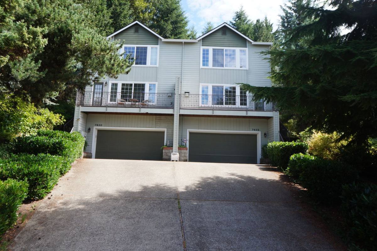 Townhouse for rent at 7632 SE 98th Ave, Portland, OR 97266