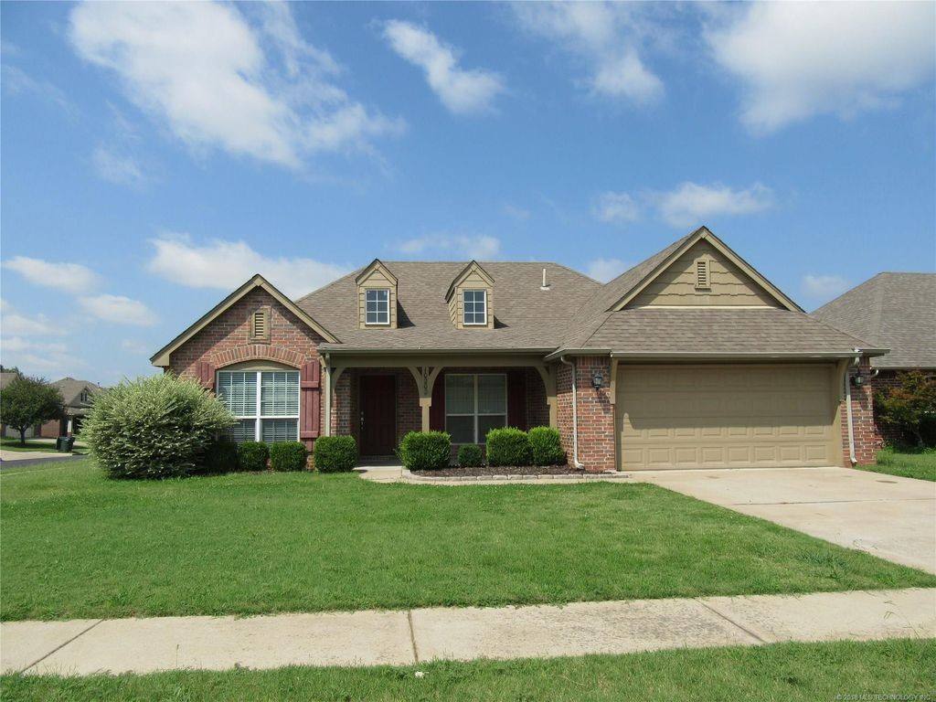 House for rent at 10202 N 120th E Ave, Owasso, OK 74055