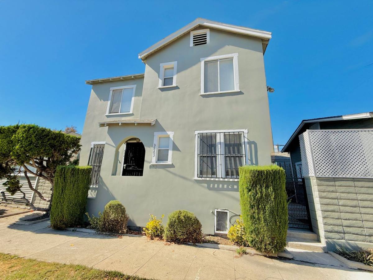 Apartment for rent at 1801 W 39th St, Los Angeles, CA 90062