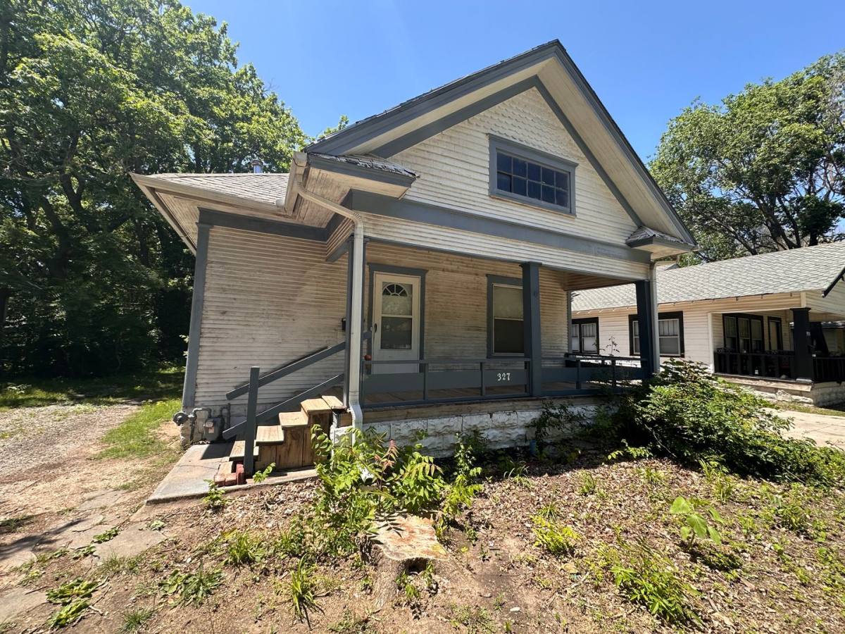 House for rent at 327 N Spruce St, Wichita, KS 67214