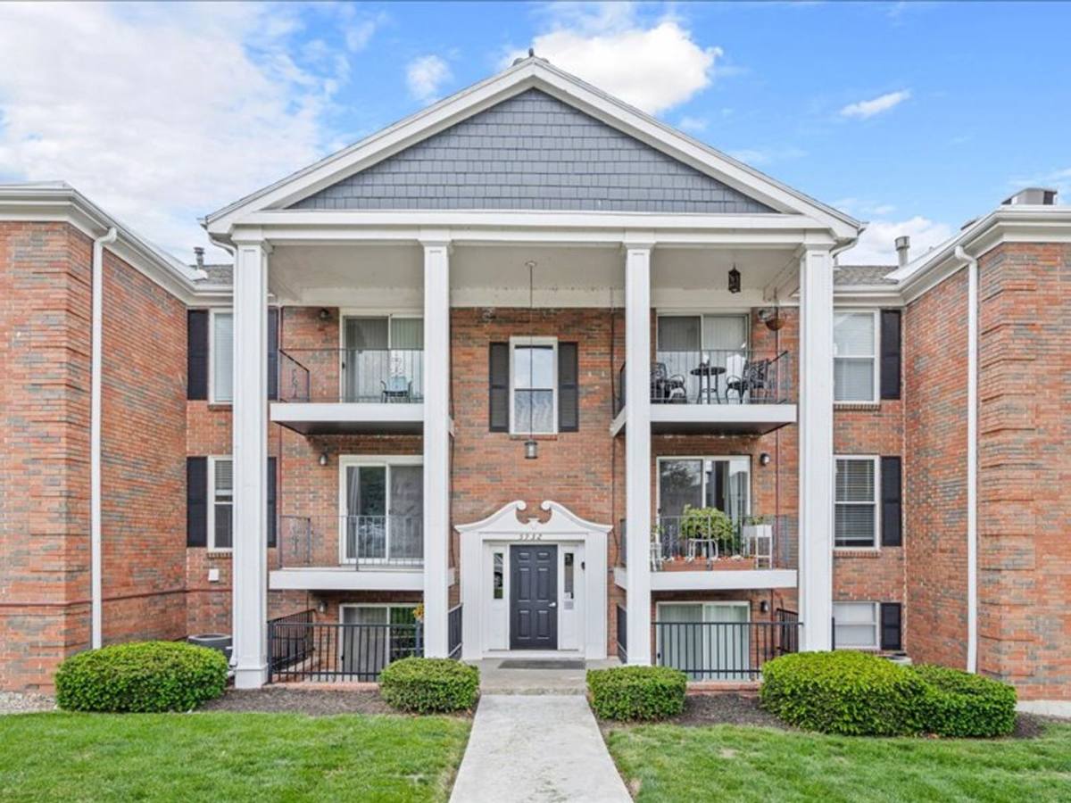 Apartment for rent at 5932 Outlook, Mission, KS 66202