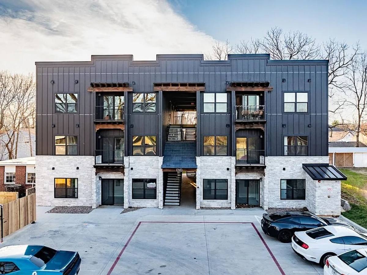 Apartment for rent at 735 S Ave, Springfield, MO 65806