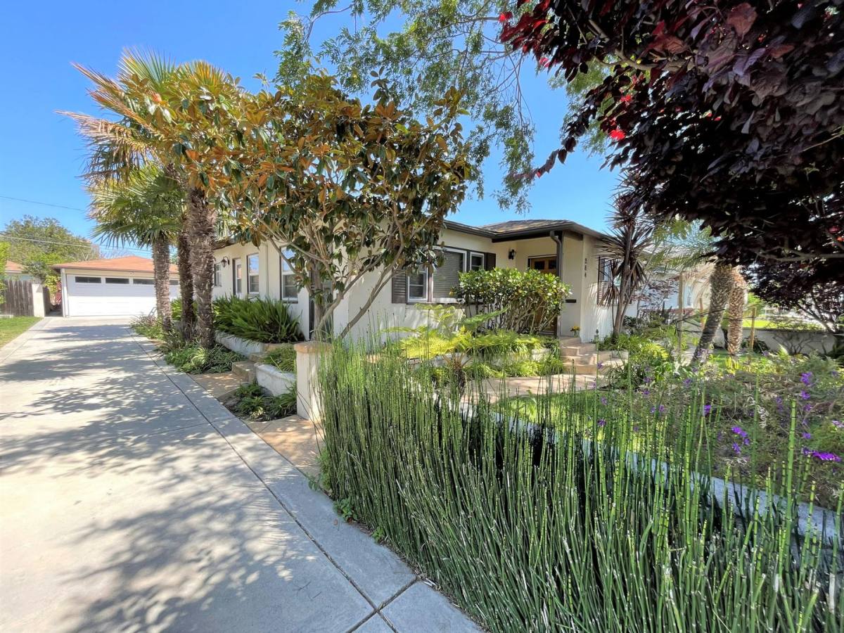 Apartment for rent at 284-286 N Dos Caminos, Ventura, CA 93003