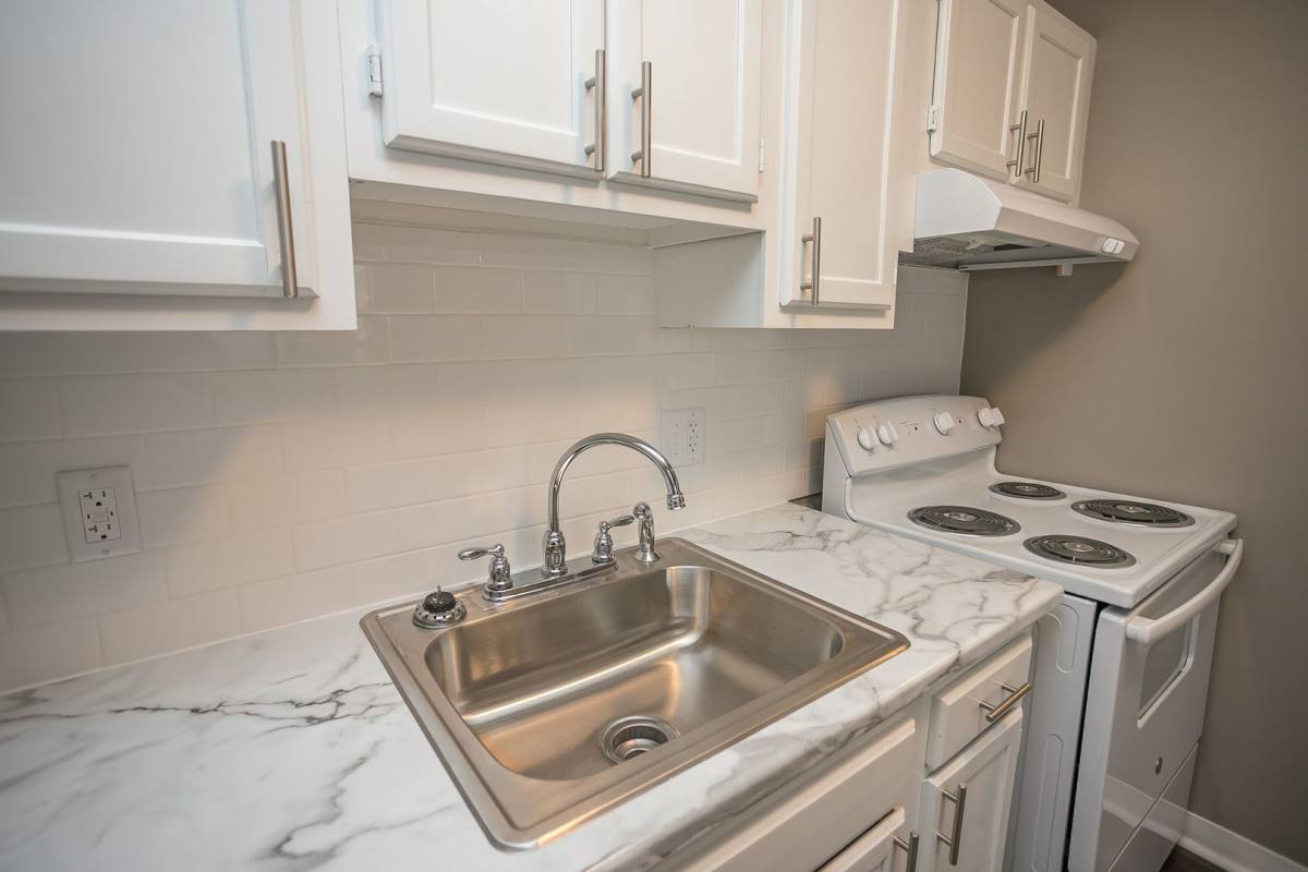 Apartment for rent at 4 Gateway Dr, Cleveland, OH 44119