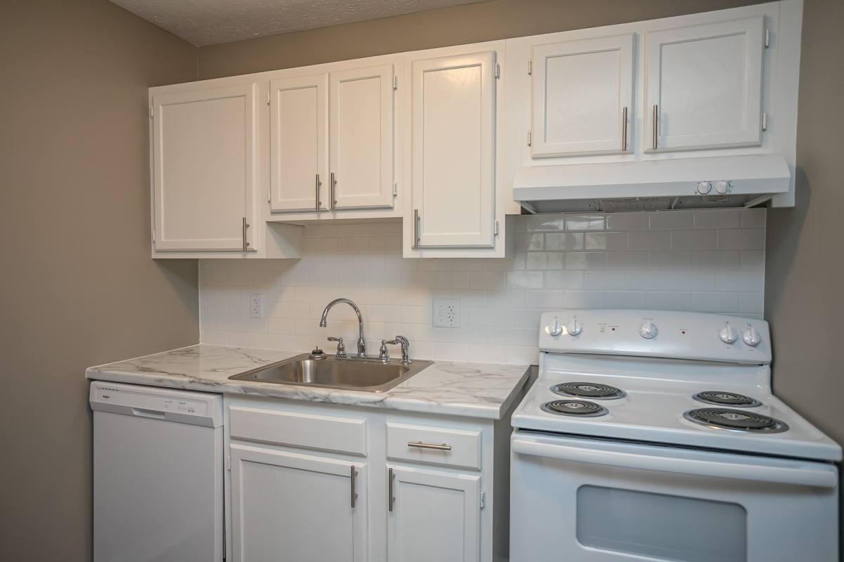 Apartment for rent at 4 Gateway Dr, Cleveland, OH 44119