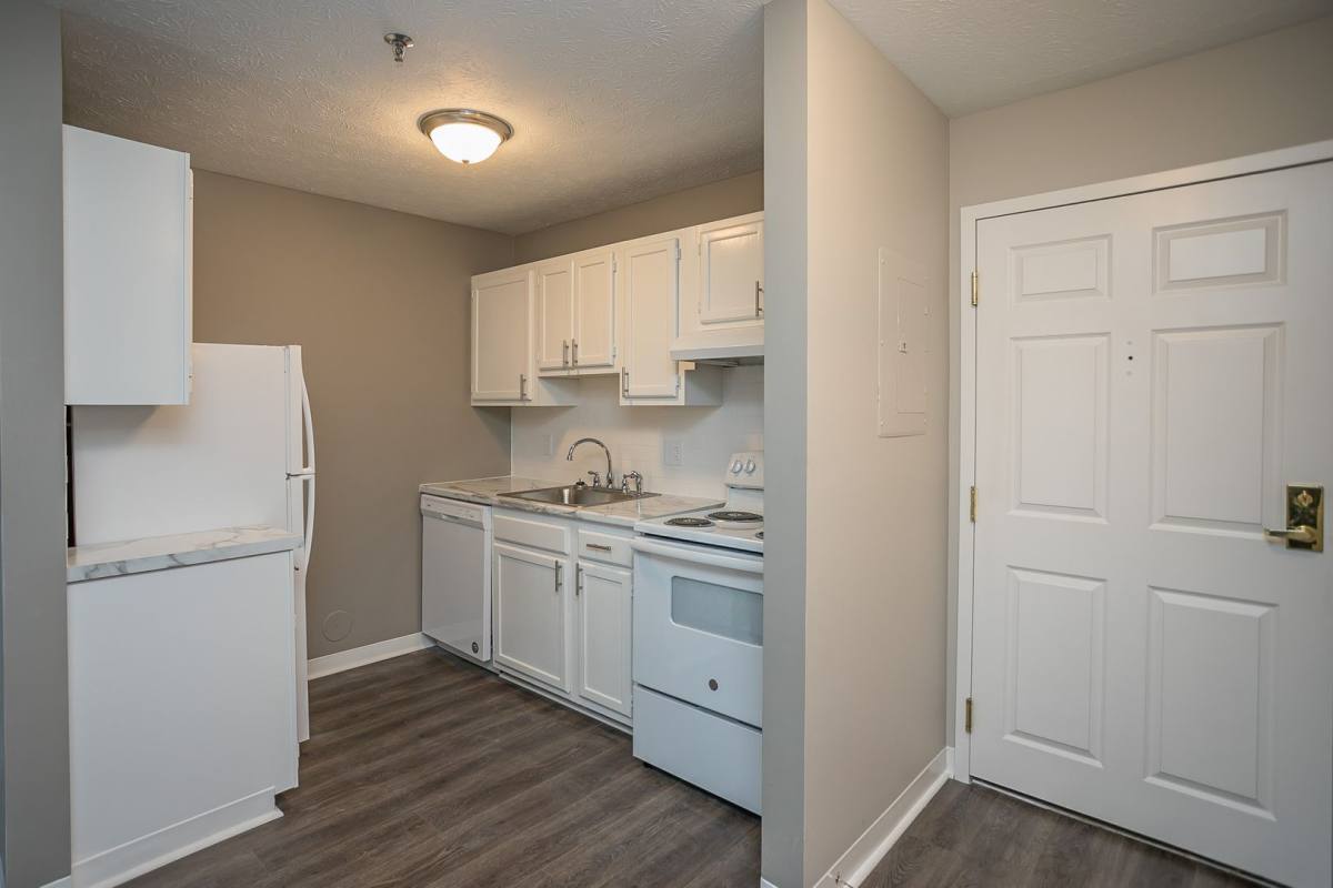Apartment for rent at 4 Gateway Dr, Cleveland, OH 44119
