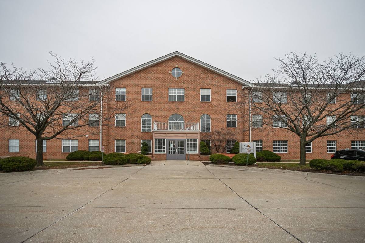 Apartment for rent at 4 Gateway Dr, Cleveland, OH 44119