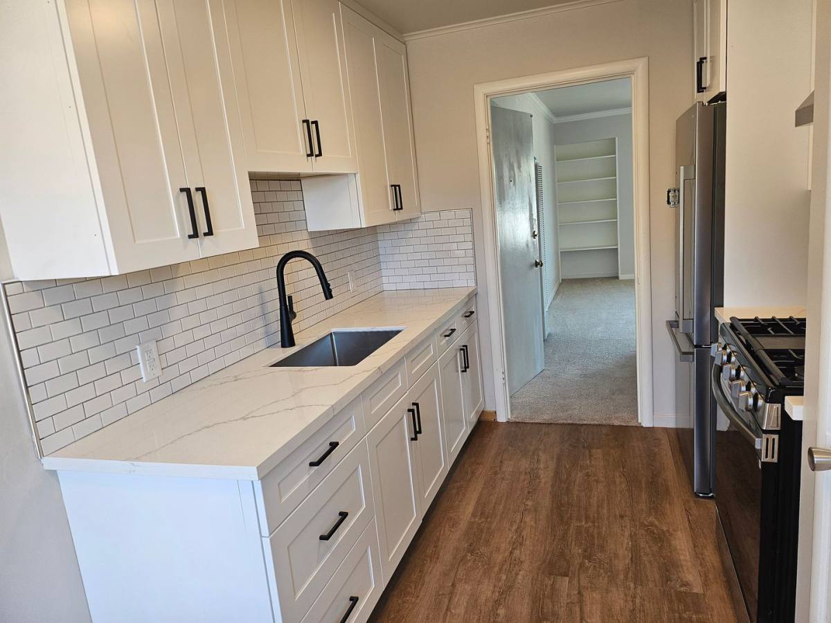 Apartment for rent at 213 Paramount Dr, Millbrae, CA 94030