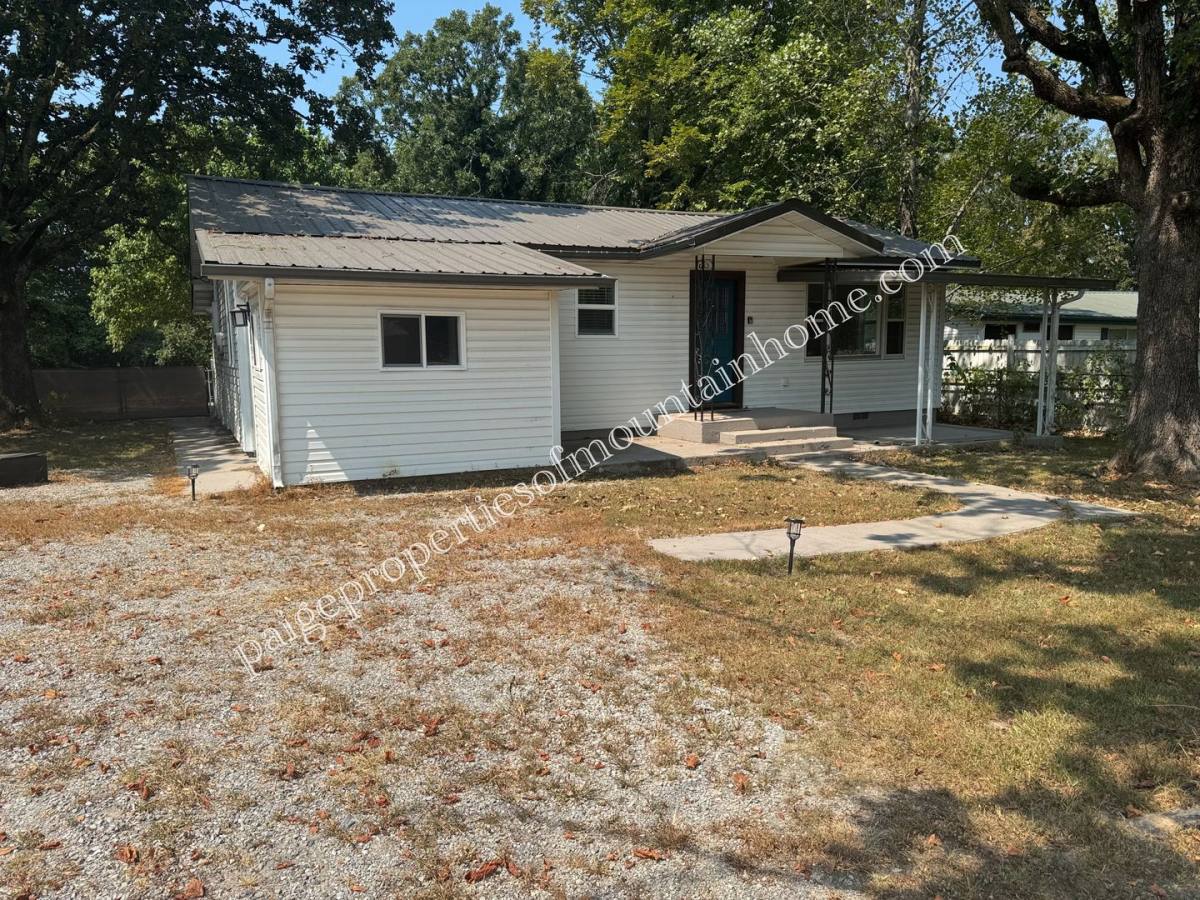 House for rent at 4817 Highway 5 S, Mountain Home, AR 72653