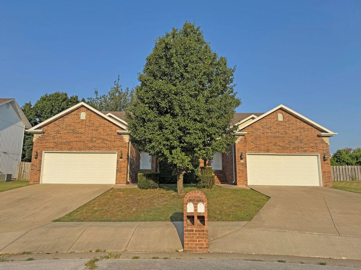 Apartment for rent at 717-719 E Watermill Circle, Ozark, MO 65721