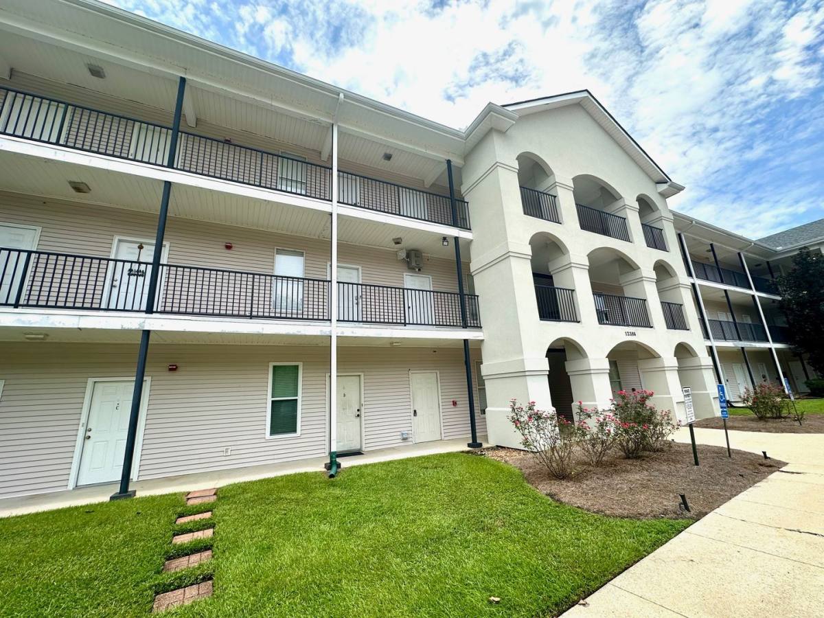 Condo for rent at 12386 River Highlands 3-D, Saint Amant, LA 70774