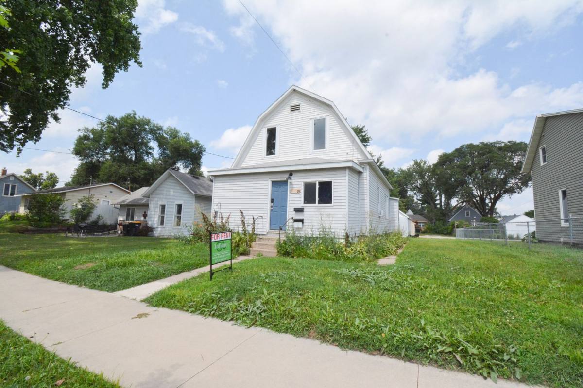Apartment for rent at 19 12th St NW, Rochester, MN 55901
