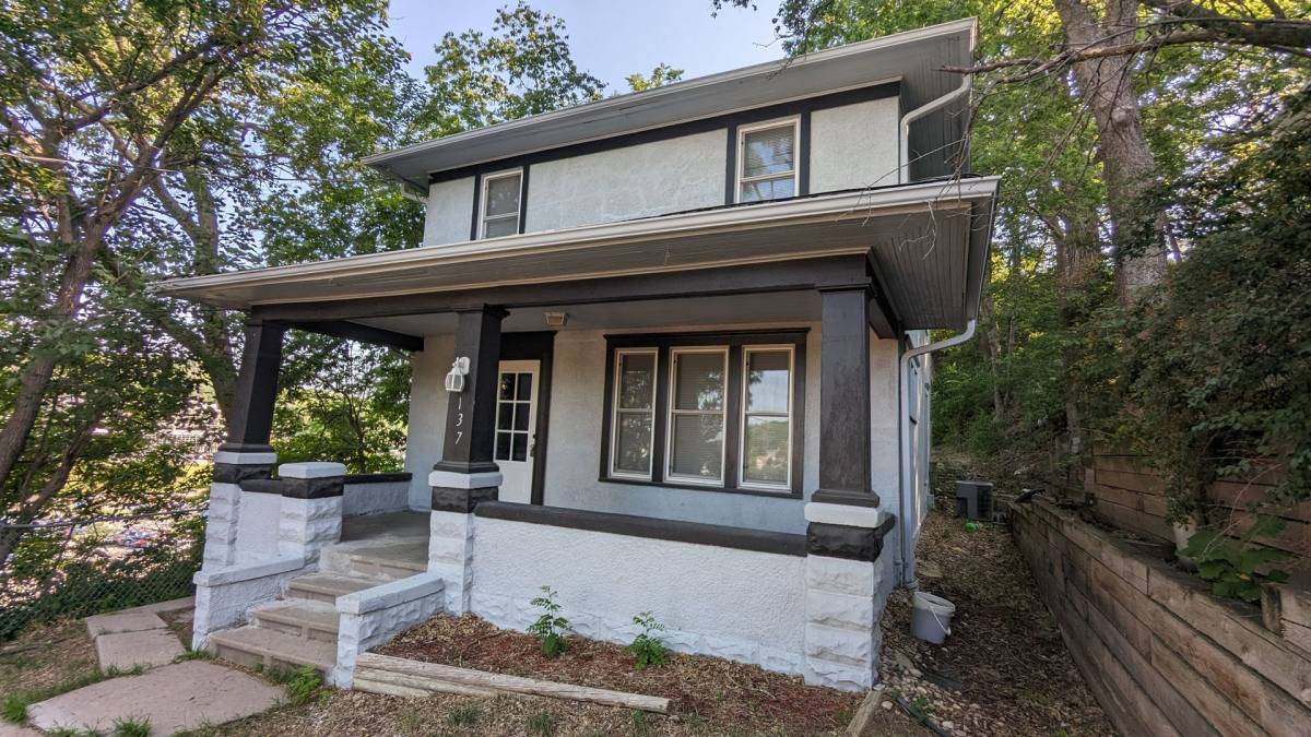 House for rent at 137 Nicholas St, Council Bluffs, IA 51503