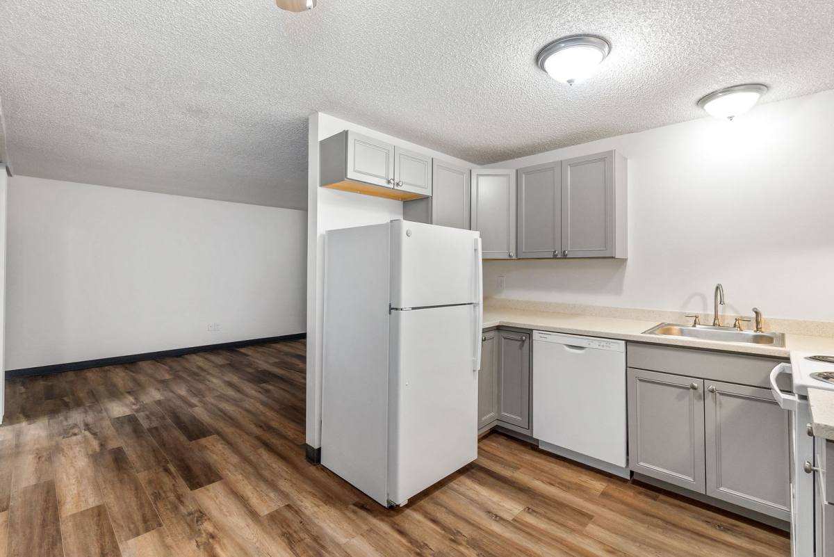 402 Golf Club Rd, Lacey, WA 98503