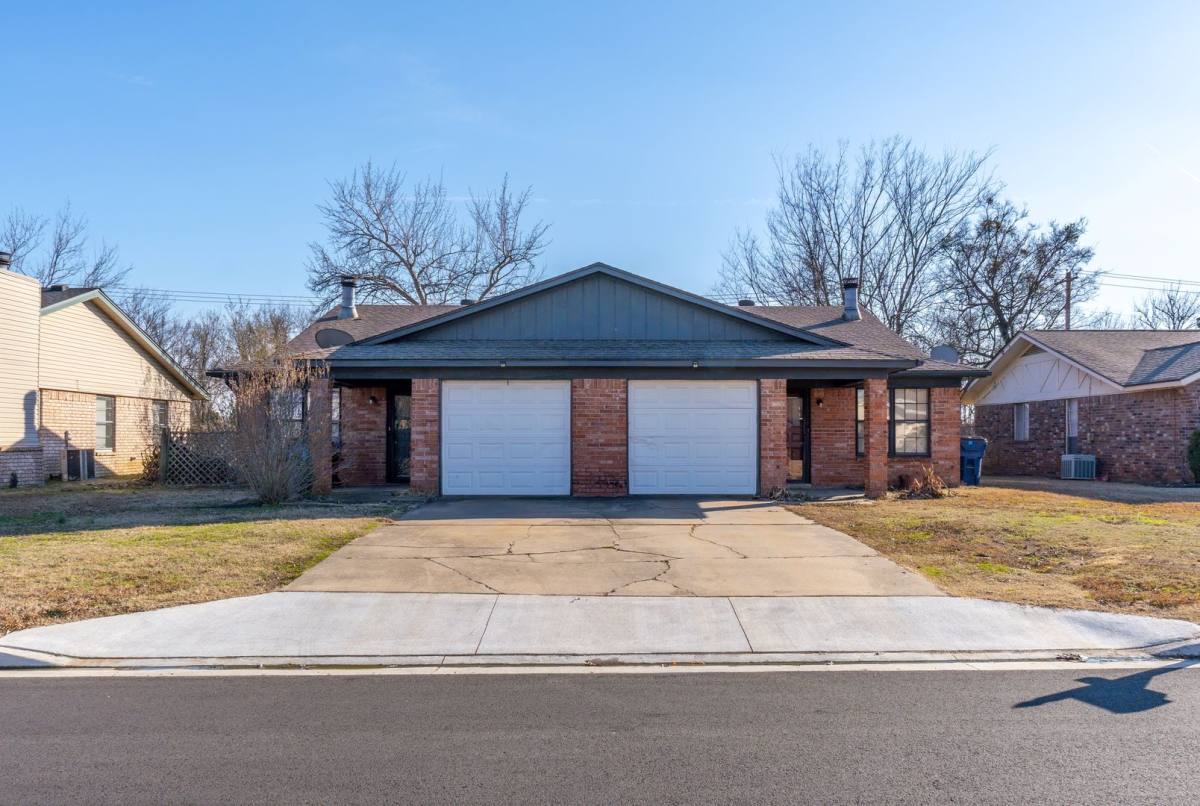 Apartment for rent at 6824-6826 Jackson St, Fort Smith, AR 72903