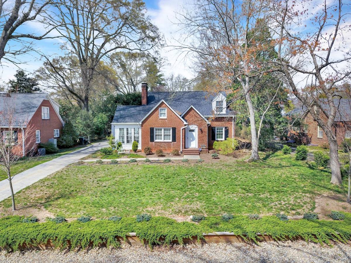 House for rent at 1221 Oakwood Ave, Gastonia, NC 28052