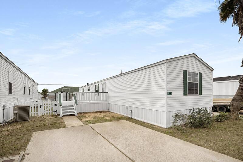 Apartment for rent at 5110 Martinique Calle, Dickinson, TX 77539