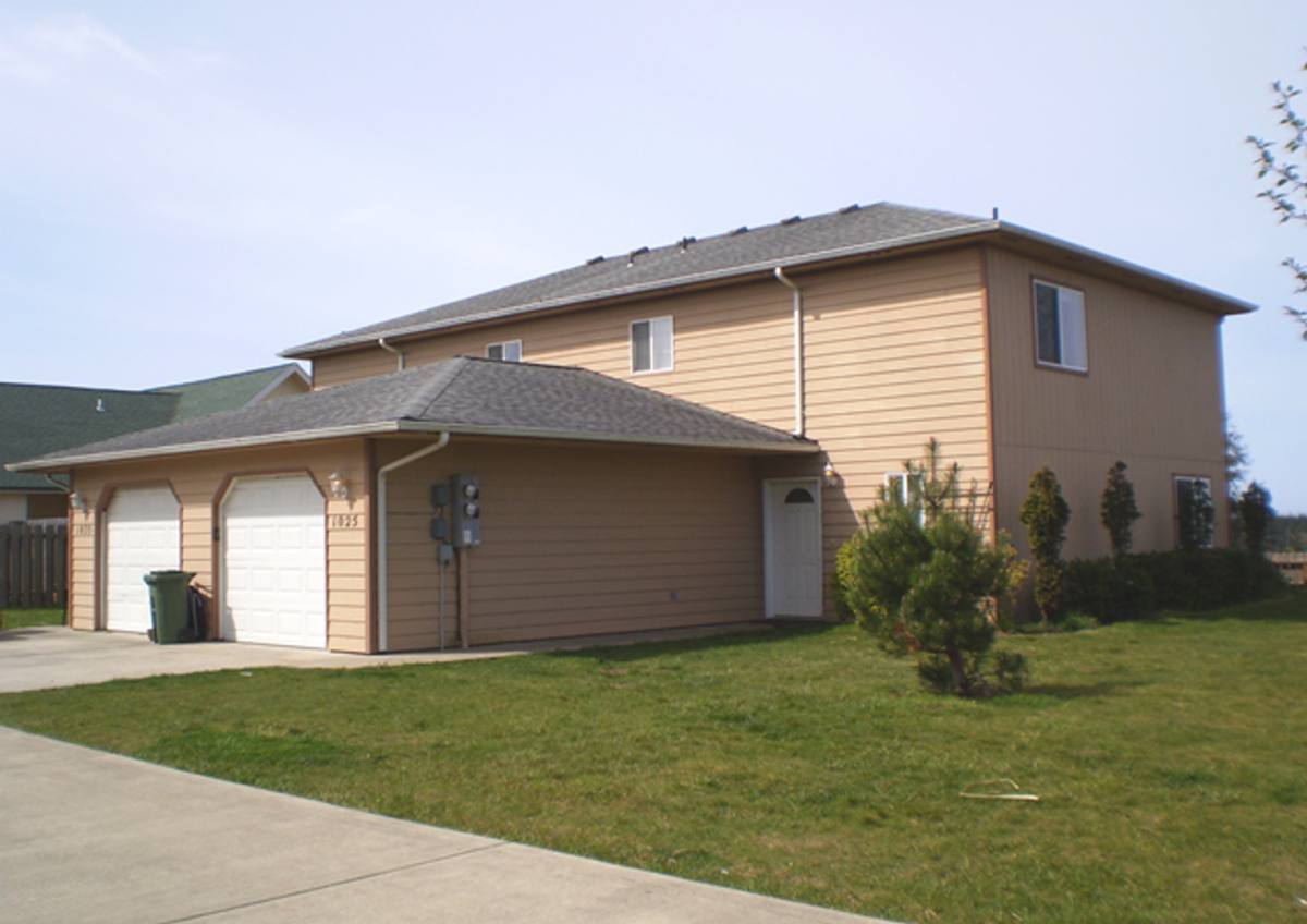 Apartment for rent at 1025 & 1035 Kentucky, Coos Bay, OR 97420