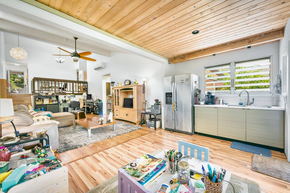 House for rent at 98-408 Kilihea Way, Aiea, HI 96701