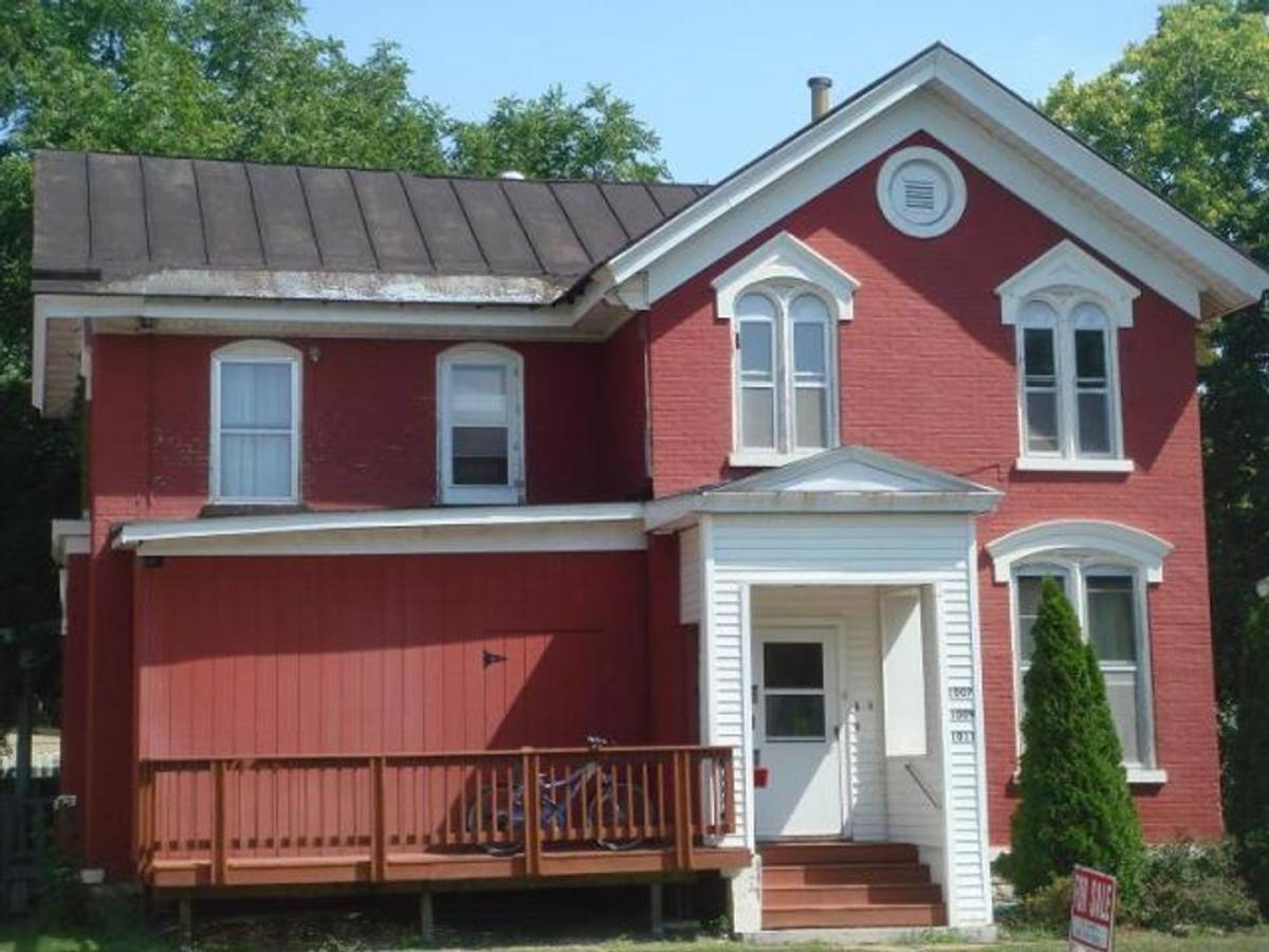 Apartment for rent at 1007 7th St S, La Crosse, WI 54601