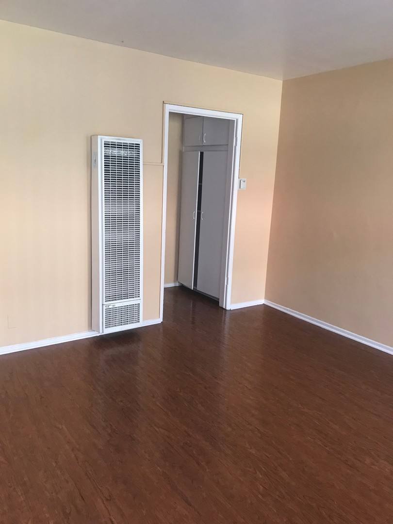 Apartment for rent at 706 W 82nd St, Los Angeles, CA 90044