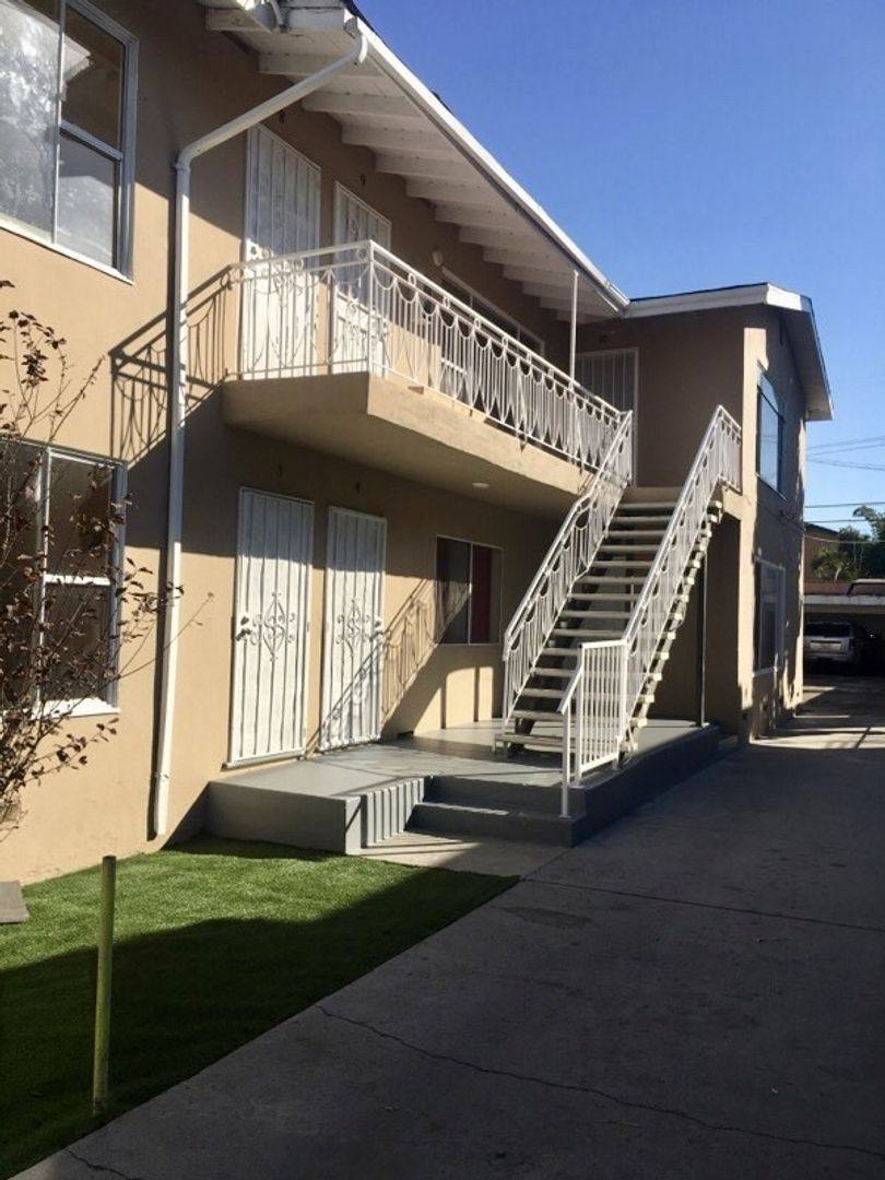 Apartment for rent at 706 W 82nd St, Los Angeles, CA 90044