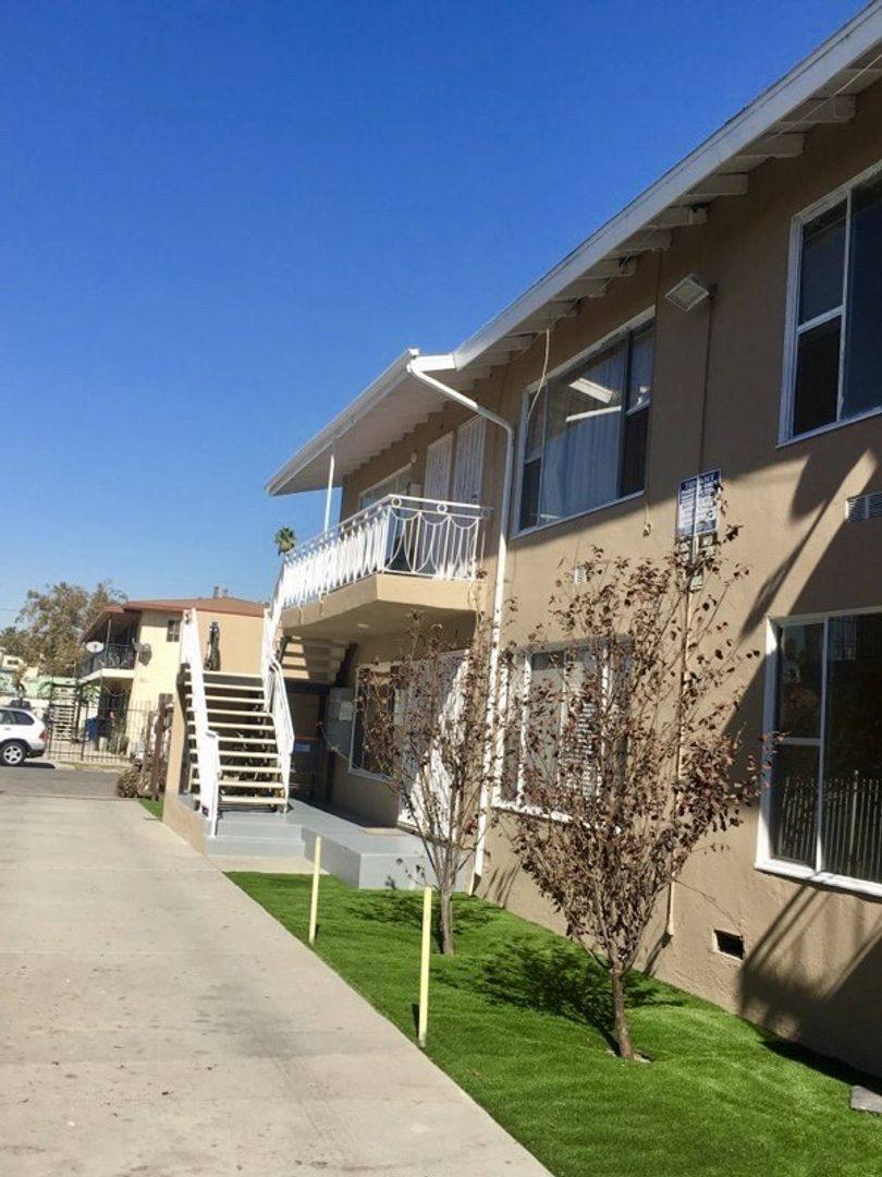 Apartment for rent at 706 W 82nd St, Los Angeles, CA 90044