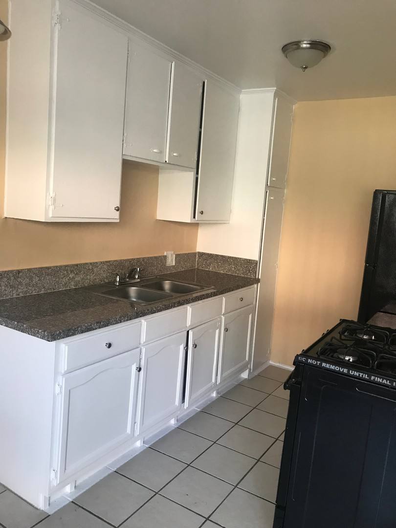 Apartment for rent at 706 W 82nd St, Los Angeles, CA 90044