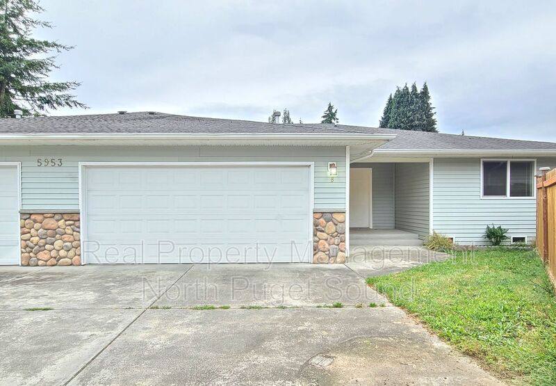 5953 Grove St #B, Marysville, WA 98270