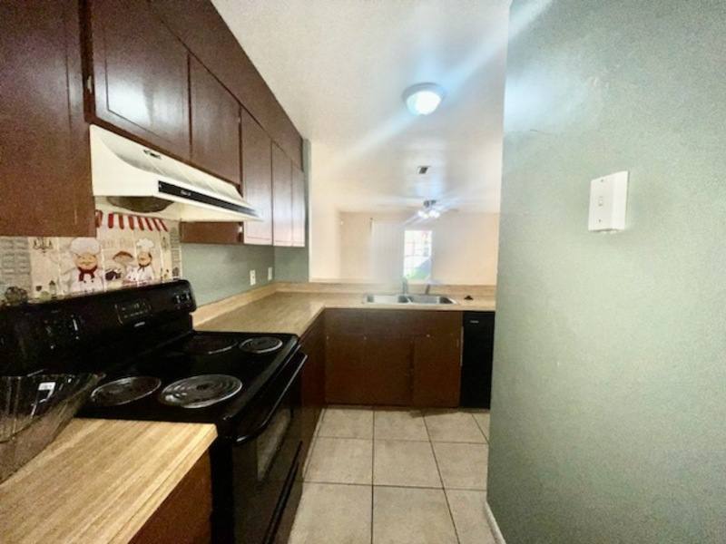 Townhouse for rent at 1 Deal Ave NW, Fort Walton Beach, FL 32548