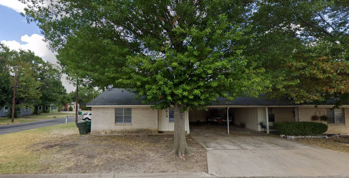 Apartment for rent at 1615-1619 N Alexander St, Sherman, TX 75092