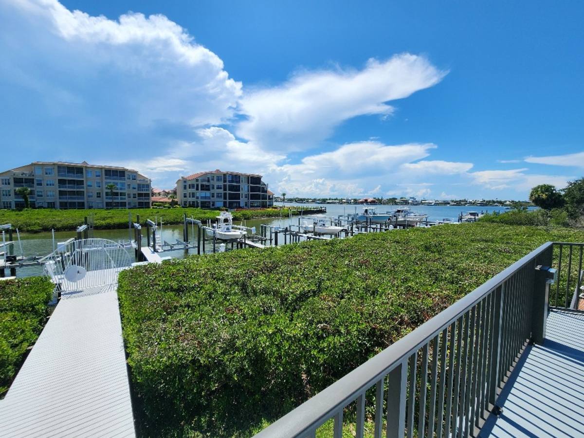 Condo for rent at 520 S Peninsula Ave, New Smyrna Beach, FL 32169
