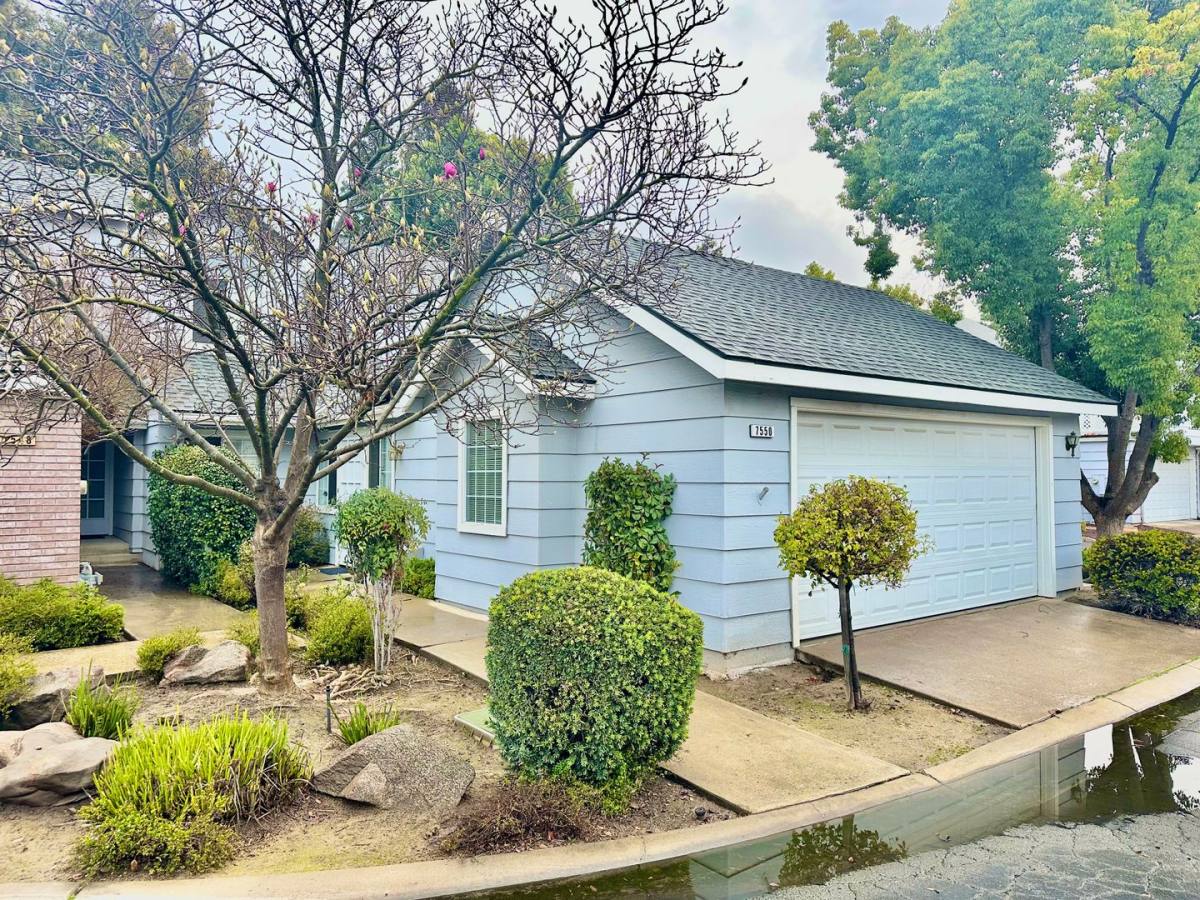 Condo for rent at 7550 N Millbrook Ave, Fresno, CA 93720