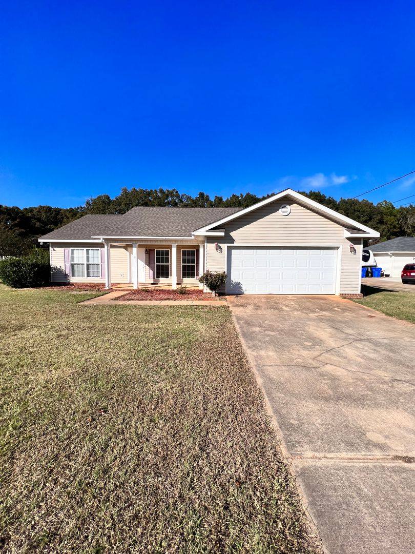 House for rent at 67 County Rd, Enterprise, AL 36330