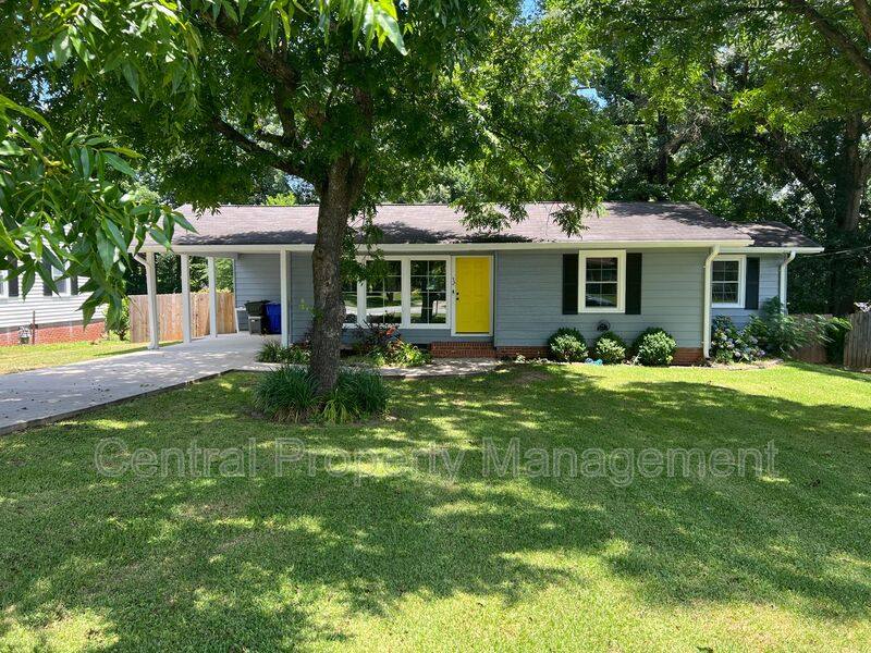 House for rent at 32 N Garden Circle, Greenville, SC 29615