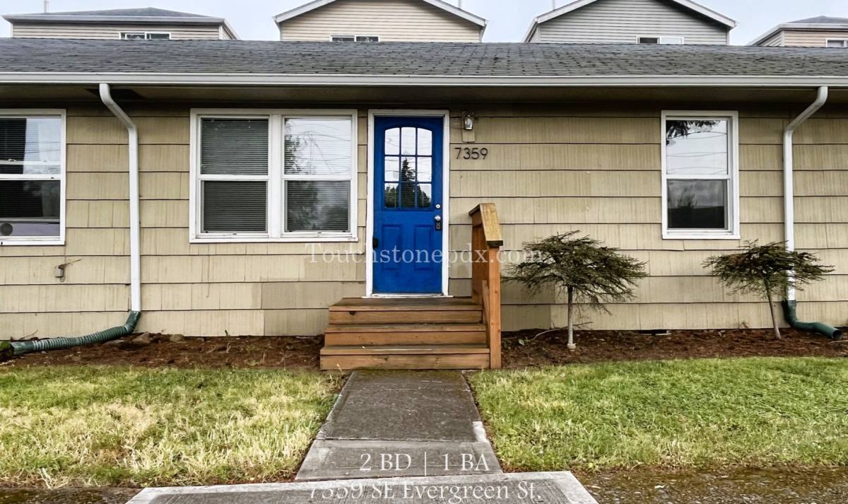 Apartment for rent at 7359 SE Evergreen St, Portland, OR 97206