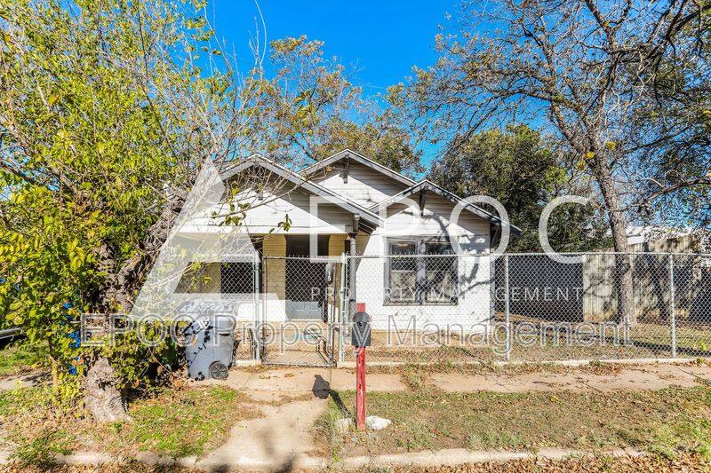 House for rent at 915 N 28th St, Waco, TX 76707