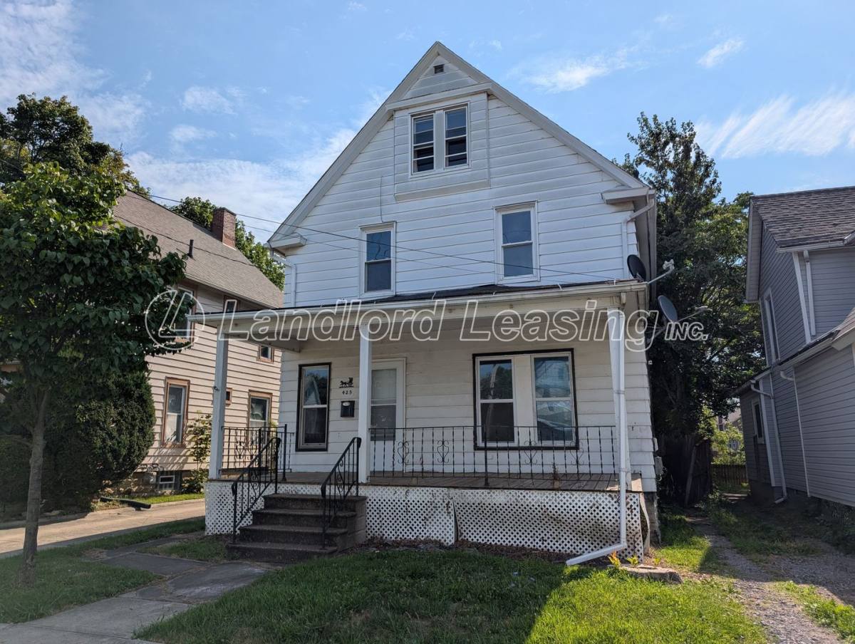 House for rent at 425 Oberlin Ave, Lorain, OH 44052