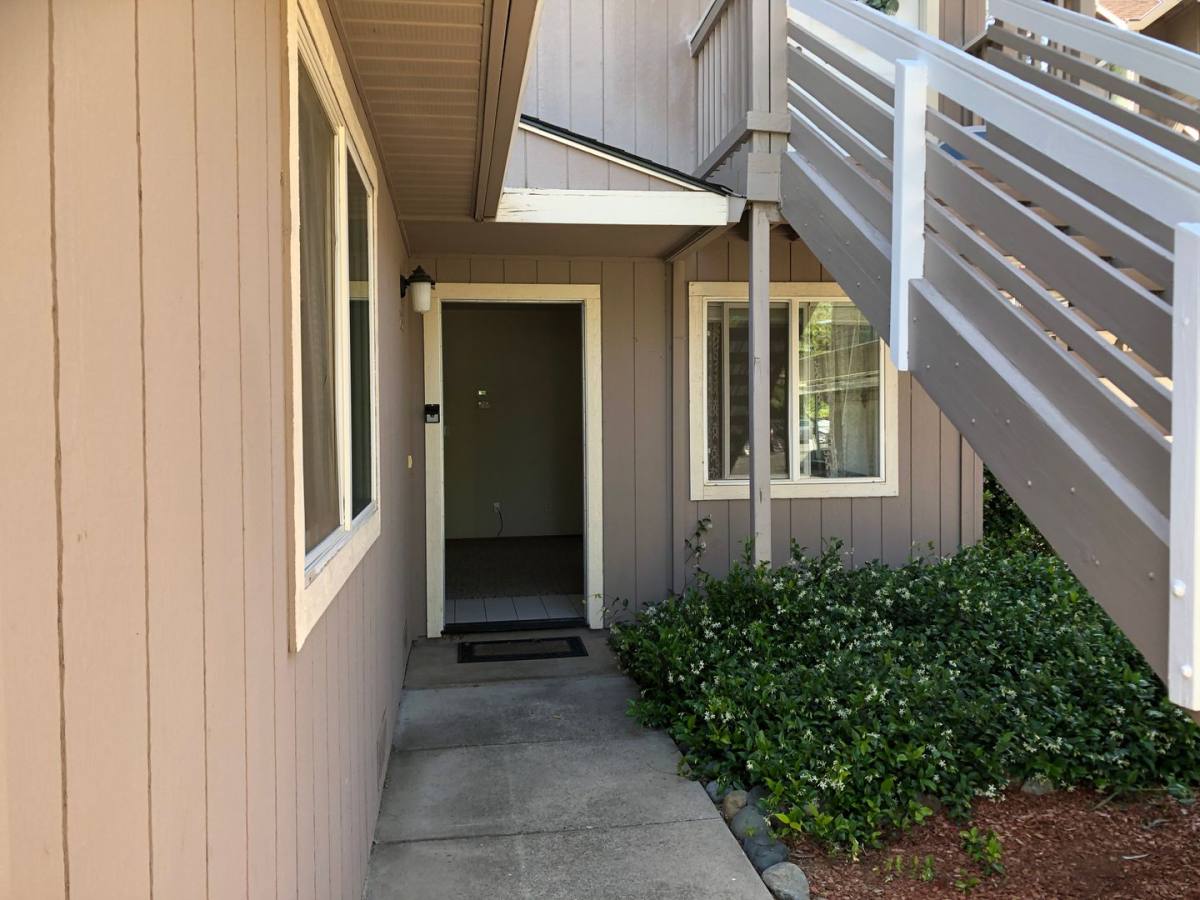 Condo for rent at 1326 & 1328 Oak Ridge Dr, Colfax, CA 95713