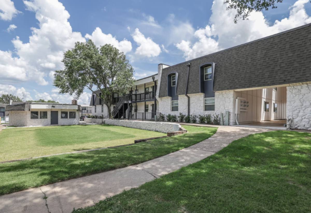 Apartment for rent at 1713 S Memorial Dr, Tulsa, OK 74112