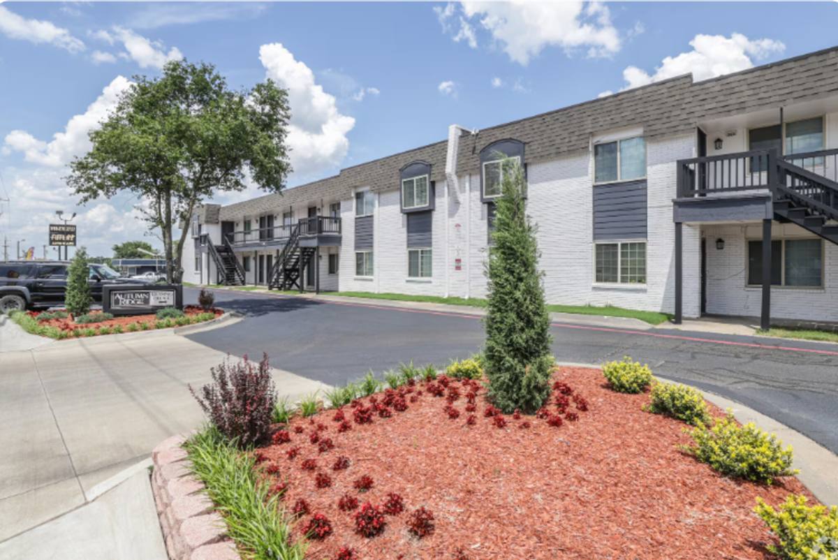 Apartment for rent at 1713 S Memorial Dr, Tulsa, OK 74112