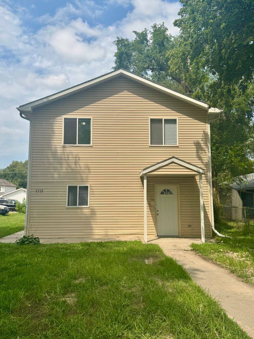 Apartment for rent at 2228 Orchard St, Lincoln, NE 68503