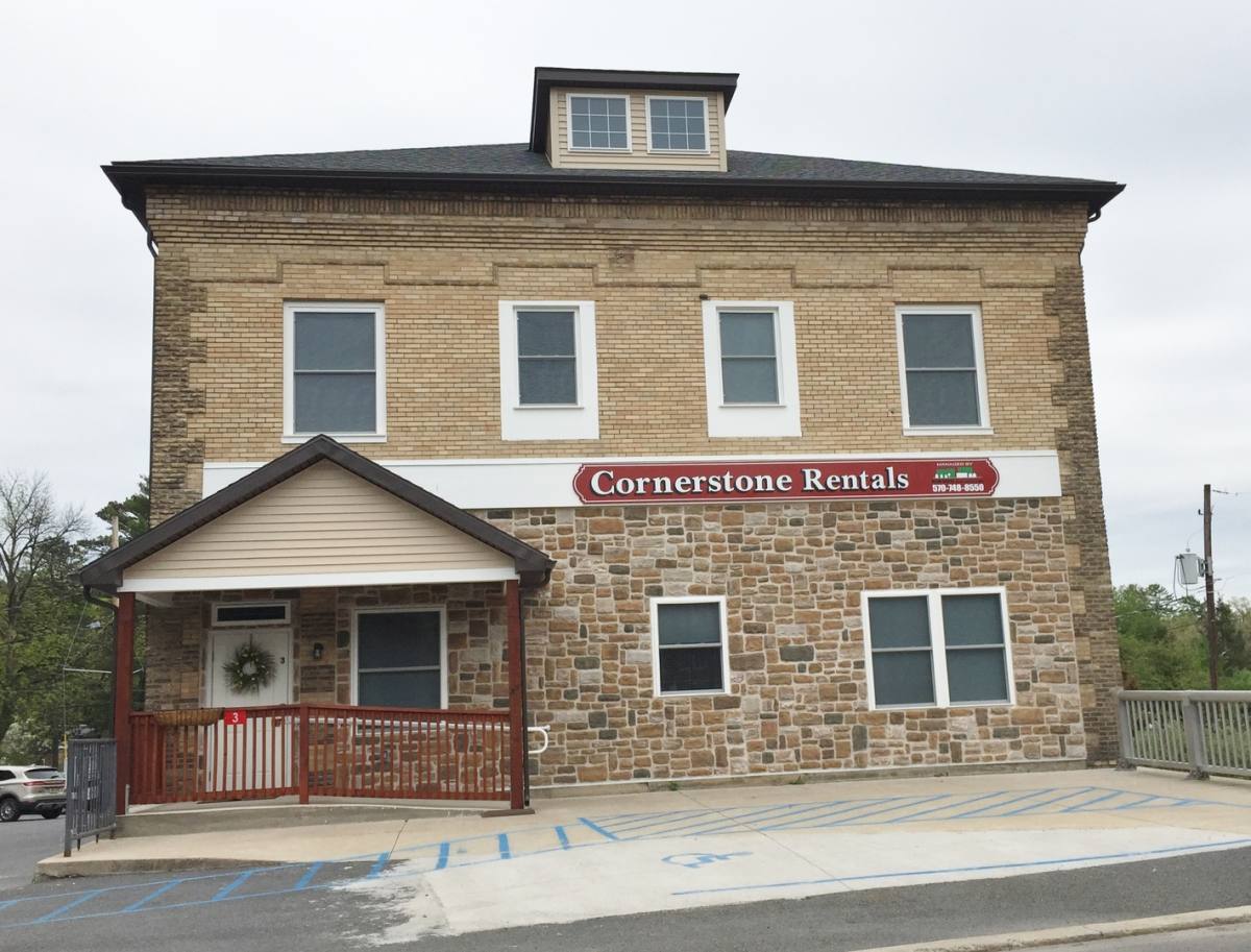 Apartment for rent at 4-8 Main St, Lock Haven, PA 17745