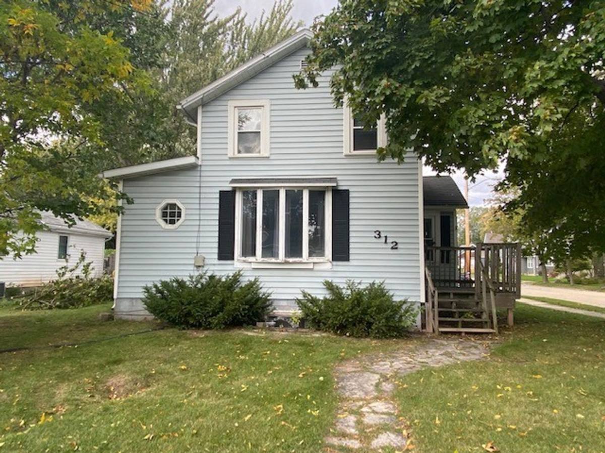 Apartment for rent at 312 N Division St, Neenah, WI 54956